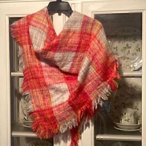 SO woman’s scarf  
